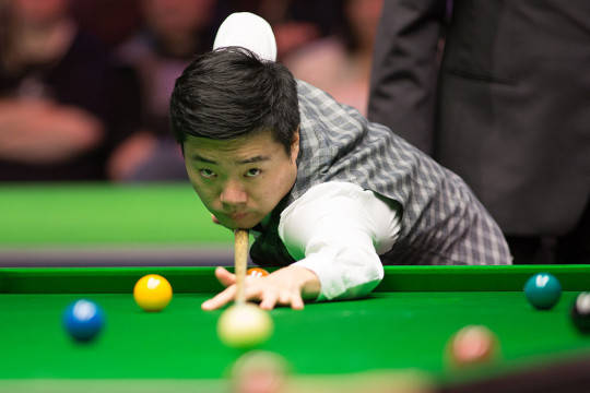 边后卫压上 边后卫压上